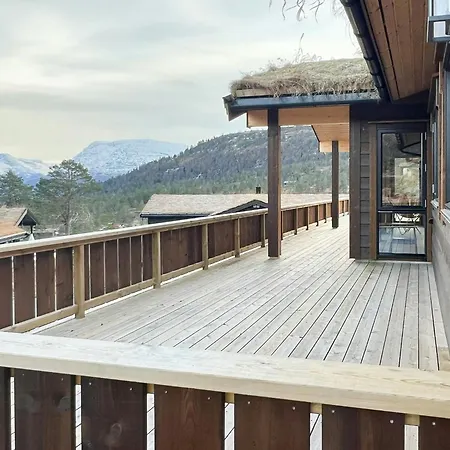 Stylish In Scenic سترين