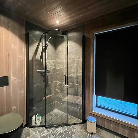 Stylish In Scenic سترين